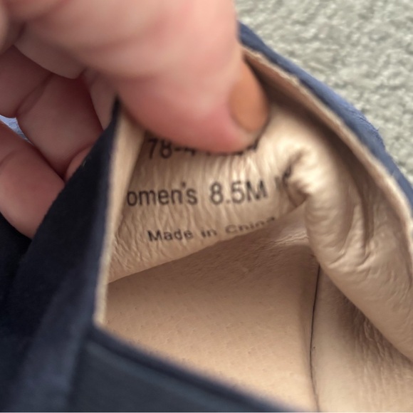 Johnston & Murphy Navy Suede Sandals - Picture 6 of 6